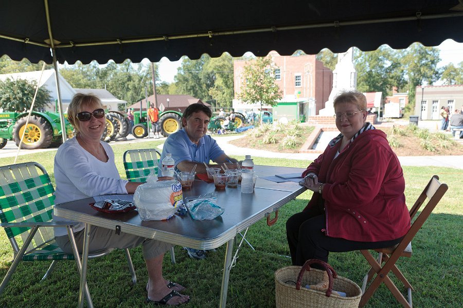 Fiddles Vittles 101002 0814