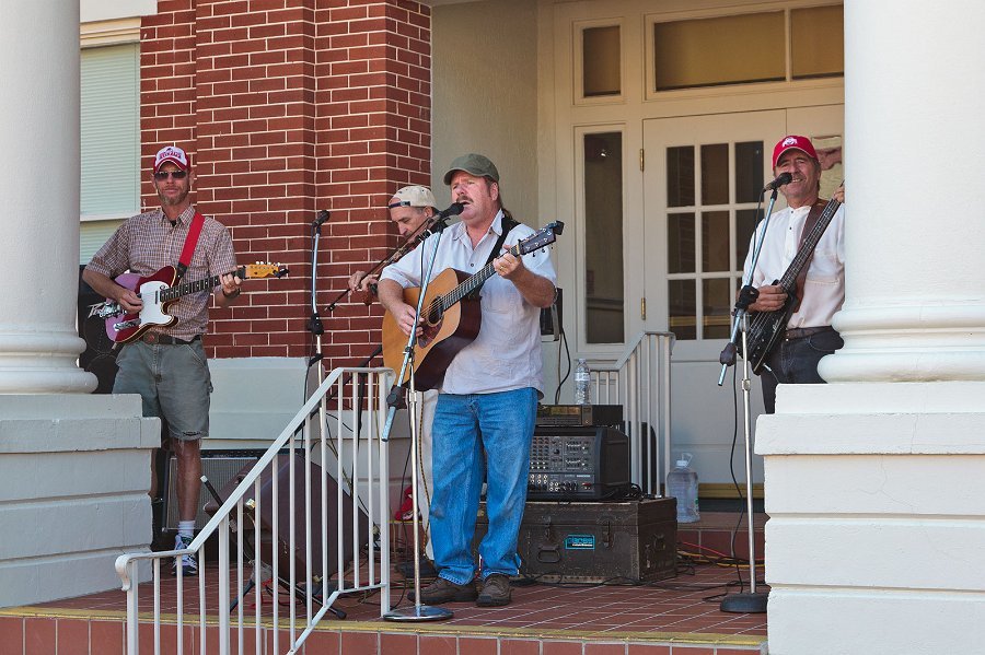 Fiddles Vittles 101002 0829